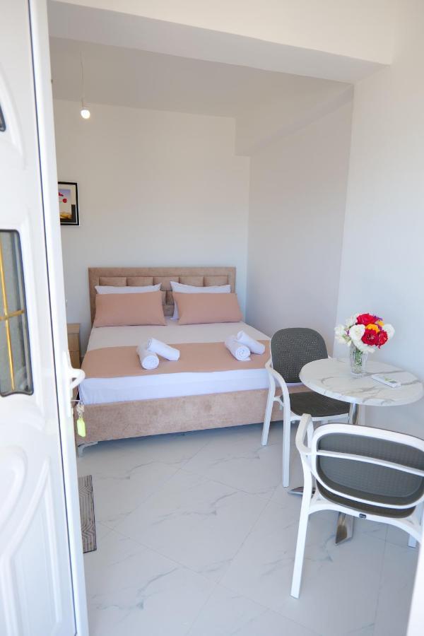 Klevis Apartament *